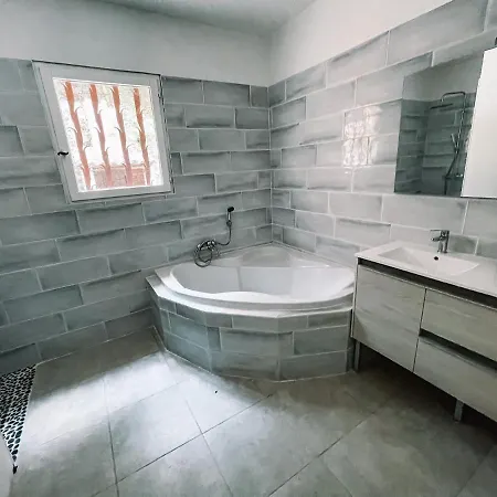Guest house Demeure Du Dragon 5 Piscine- 10 Lits - Personnes