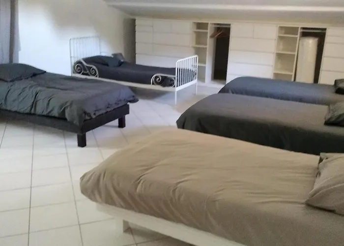 Demeure Du Dragon 5 Piscine- 10 Lits - Personnes Affittacamere 4*